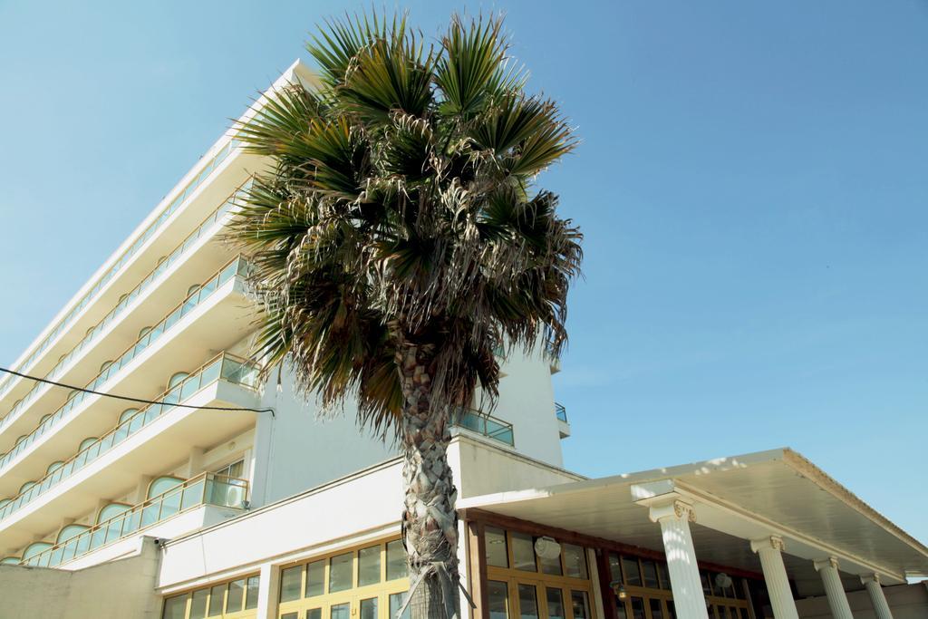 サンタ ビーチ ホテル アギア・トリアダ エクステリア 写真